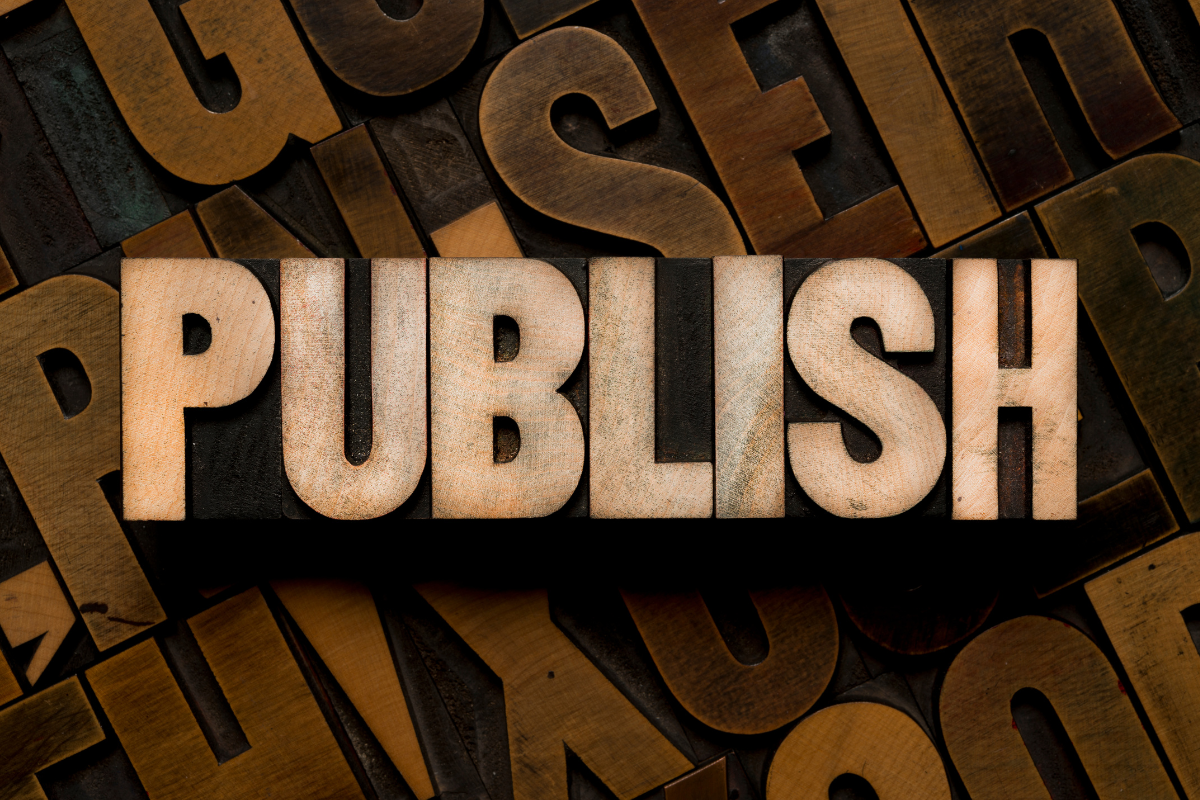 Self-Publishing-Plattformen sind keine Verlage – und warum das für deinen Bucherfolg wichtig ist
